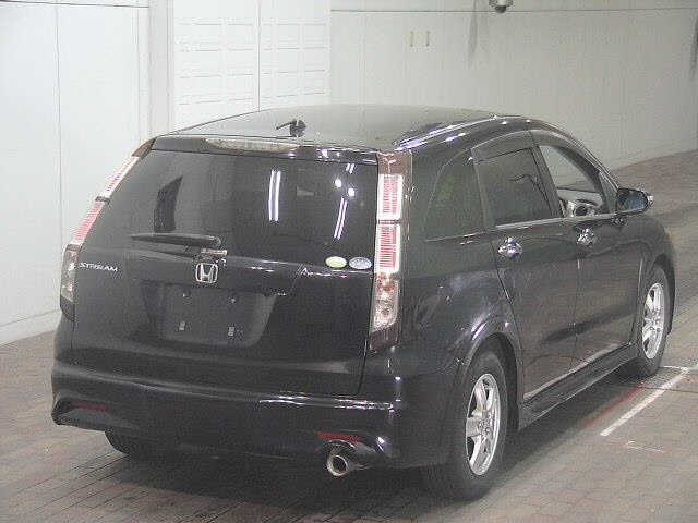 HONDA STREAM 2010