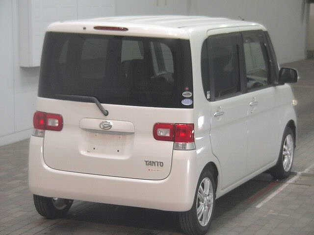 DAIHATSU TANTO 2010