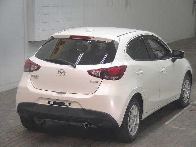 MAZDA DEMIO 2016