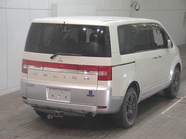 MITSUBISHI DELICA D5 2008