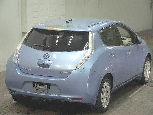 NISSAN LEAF 2013