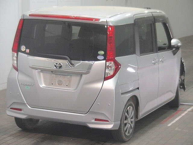 TOYOTA ROOMY 2019