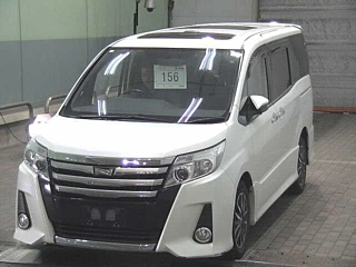 TOYOTA NOAH 2015