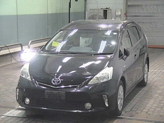 TOYOTA PRIUS ALPHA 2012