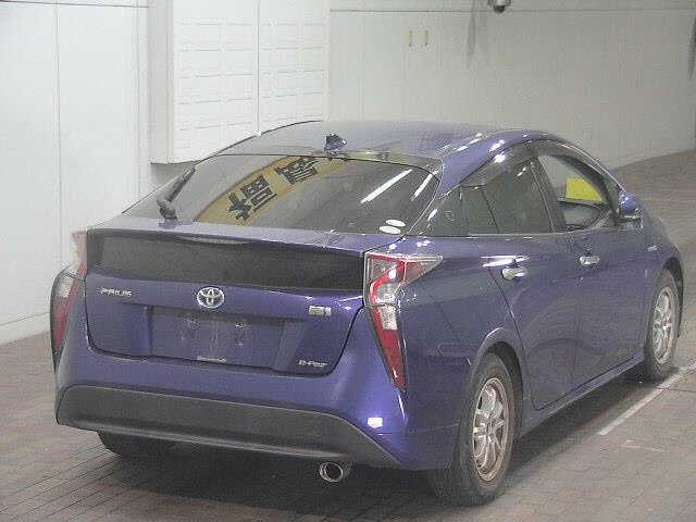TOYOTA PRIUS 2016
