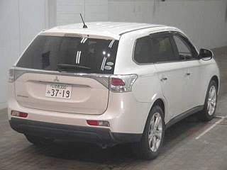 MITSUBISHI OUTLANDER 2013