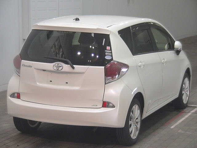 TOYOTA RACTIS 2015