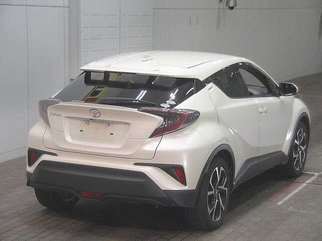 TOYOTA C-HR 2017