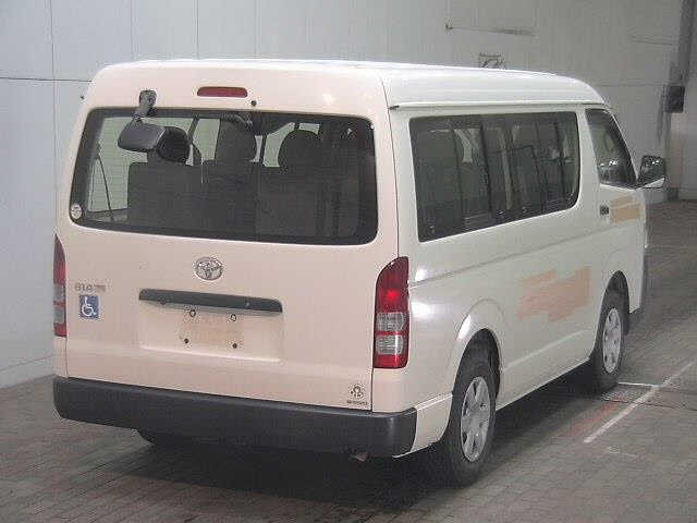 TOYOTA HIACE 2013
