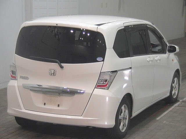 HONDA FREED 2013