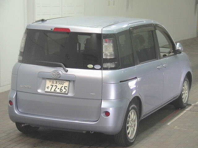 TOYOTA SIENTA 2012