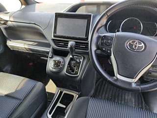 TOYOTA NOAH 2015