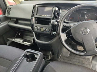NISSAN SERENA 2010