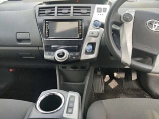 TOYOTA PRIUS ALPHA 2012