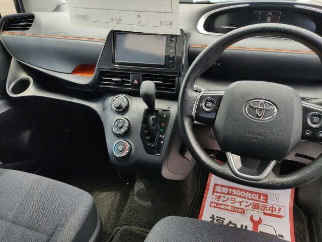 TOYOTA SIENTA 2016