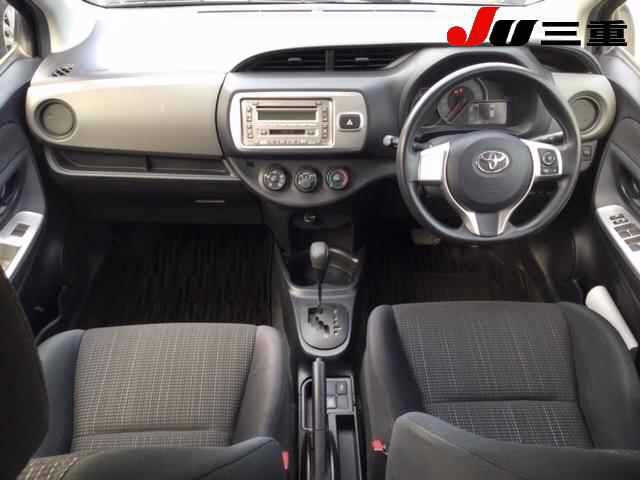 TOYOTA VITZ 2014