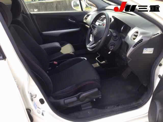 HONDA STREAM 2010