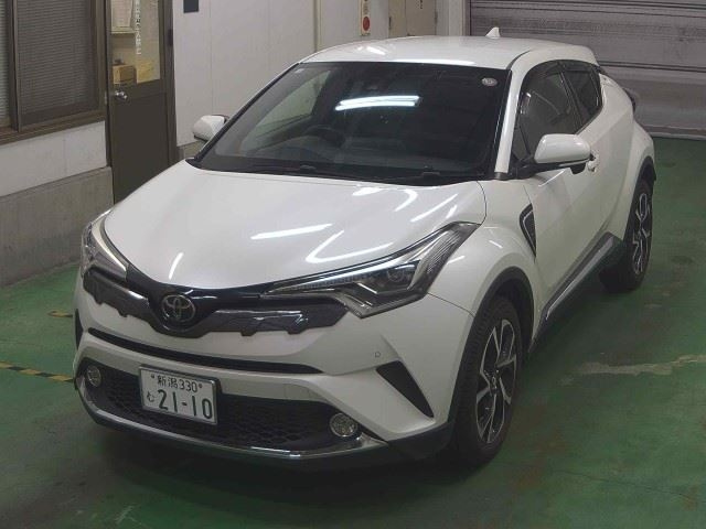 TOYOTA C-HR 2016