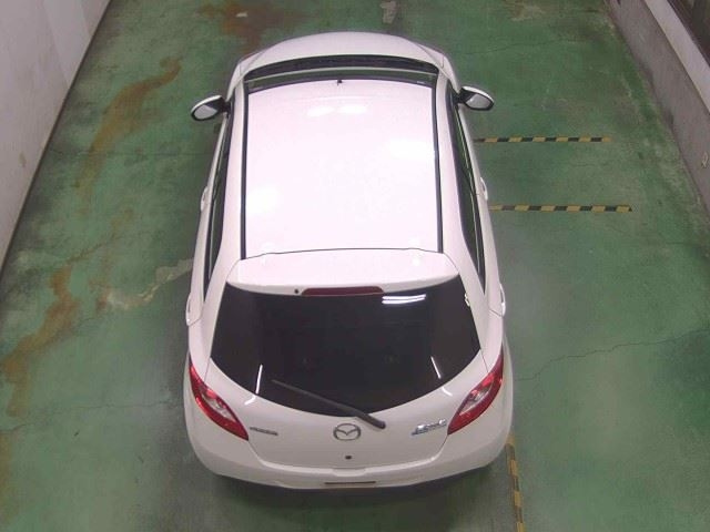 MAZDA DEMIO 2010