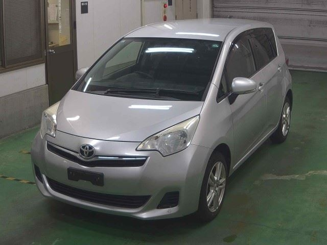 TOYOTA RACTIS 2013