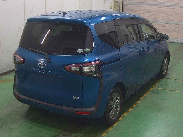 TOYOTA SIENTA 2015