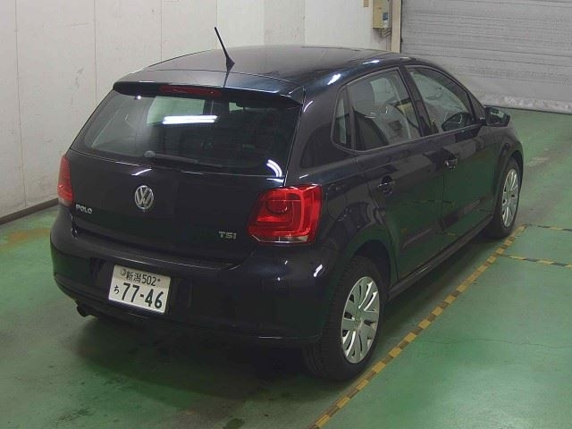 VOLKSWAGEN POLO 2011