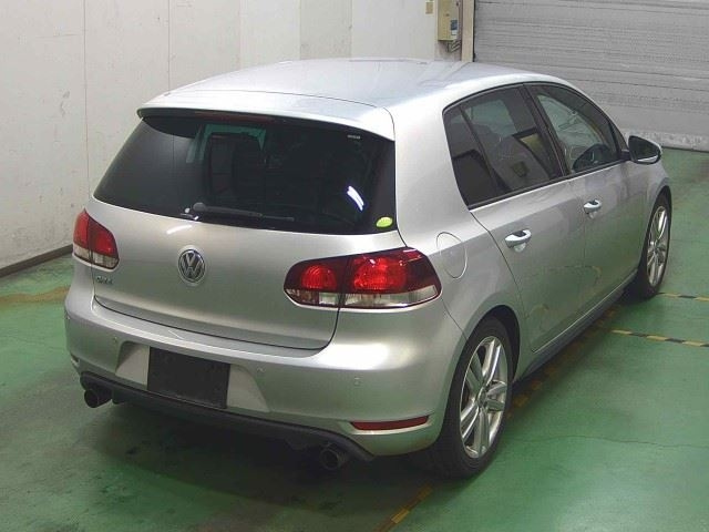 VOLKSWAGEN GOLF 2012