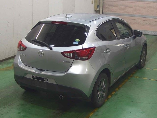 MAZDA DEMIO 2017