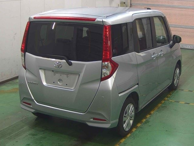 TOYOTA ROOMY 2022