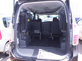 TOYOTA NOAH 2010