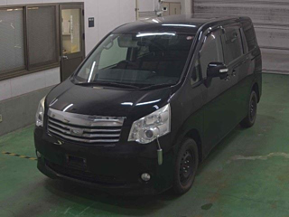 TOYOTA NOAH 2012