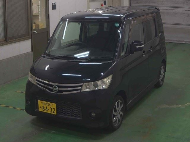 NISSAN ROOX 2011
