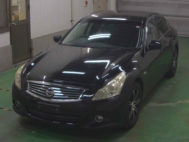 NISSAN SKYLINE 2010
