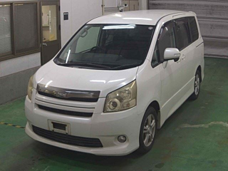 TOYOTA NOAH 2008