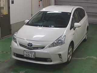 TOYOTA PRIUS ALPHA 2012