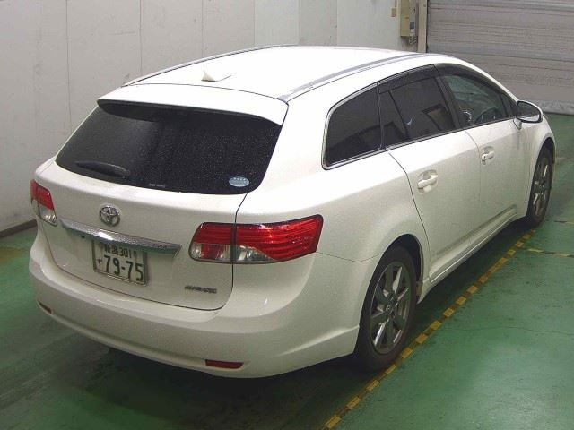 TOYOTA AVENSIS WAGON 2013
