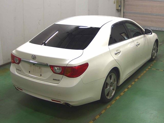 TOYOTA MARK X 2011