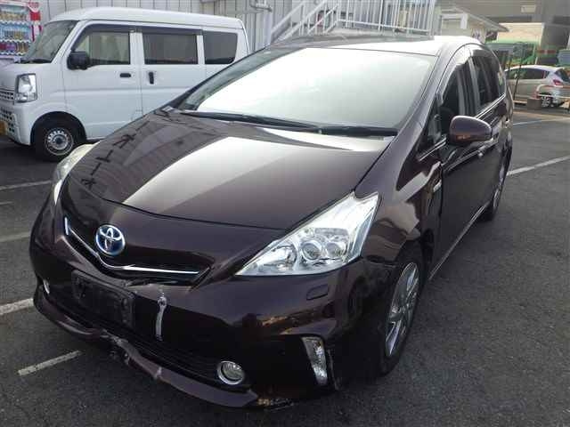 TOYOTA PRIUS ALPHA 2014