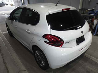 PEUGEOT 208 2016