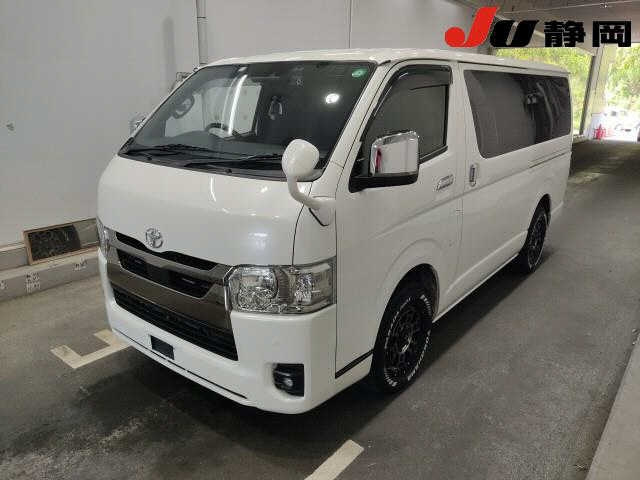 TOYOTA HIACE VAN 2023