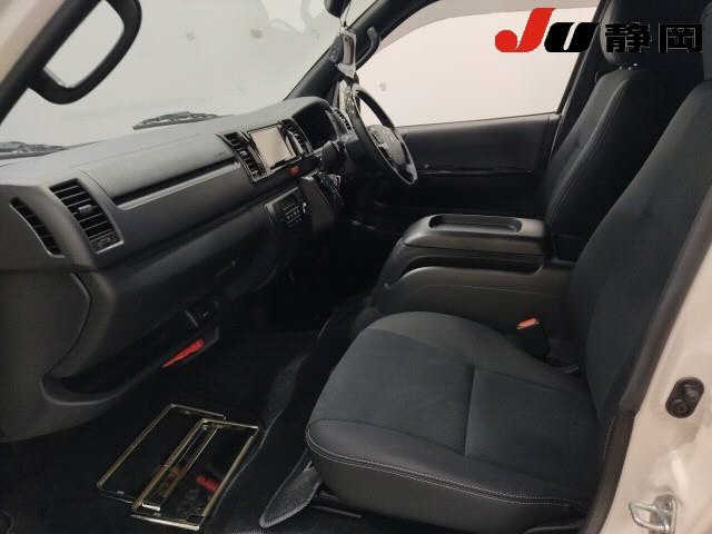 TOYOTA HIACE VAN 2023