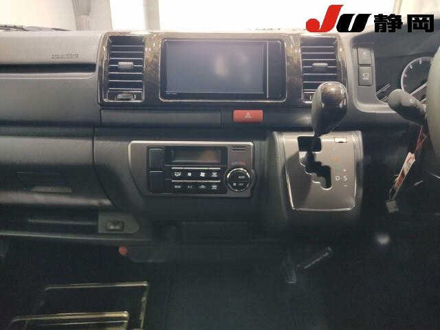 TOYOTA HIACE VAN 2023