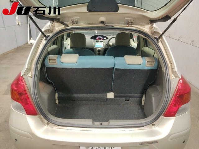 TOYOTA VITZ 2009