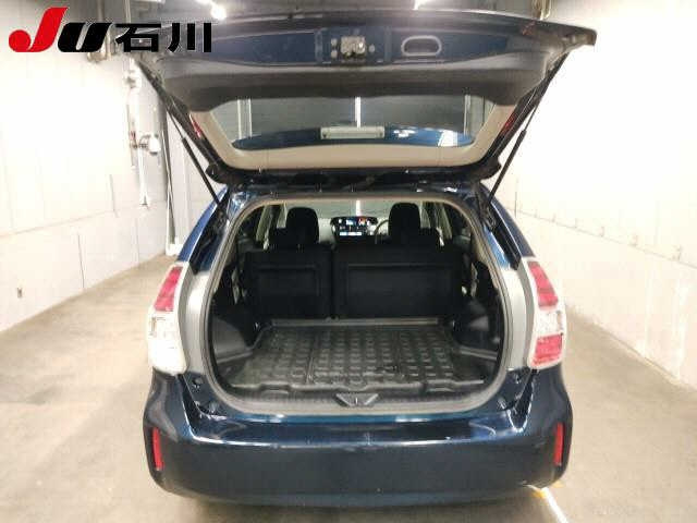 TOYOTA PRIUS ALPHA 2018
