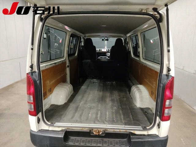 TOYOTA HIACE VAN 2013