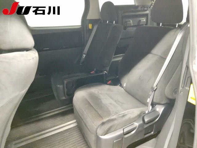 TOYOTA VELLFIRE 2011