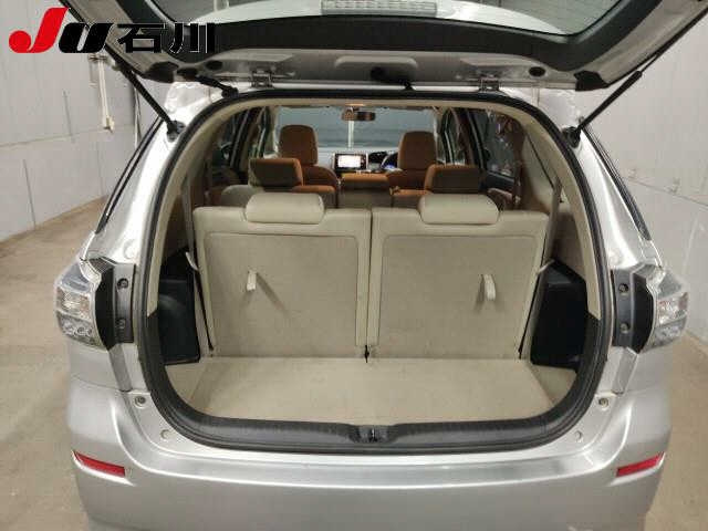 TOYOTA WISH 2017