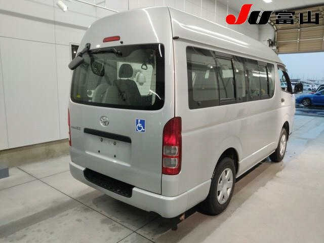 TOYOTA REGIUS ACE VAN 2010