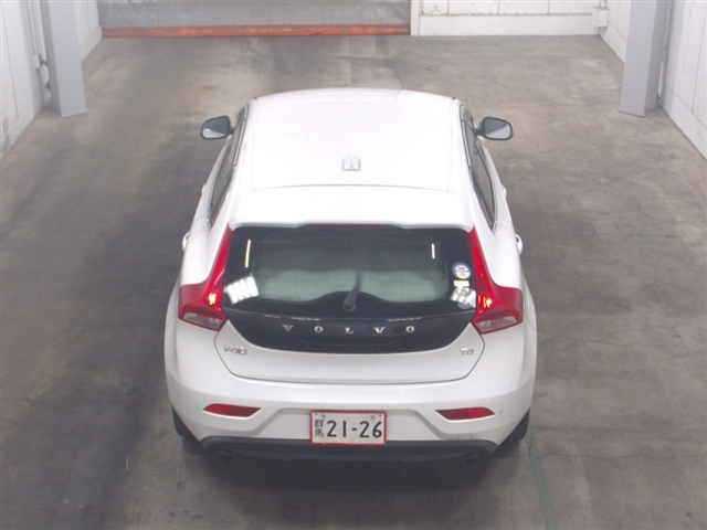 VOLVO V40 2014