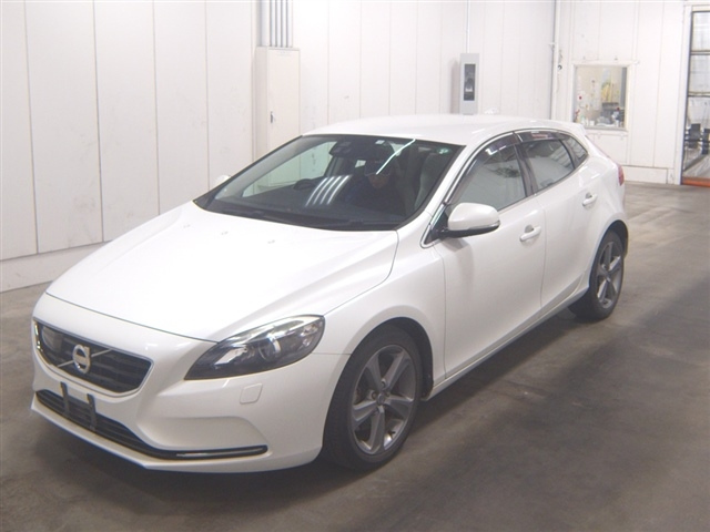 VOLVO V40 2014